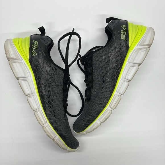 Fila Other - Boys Fila Tennis Shoes Sneakers Athletic Shoes Black and Yellow Boys Size 3.5